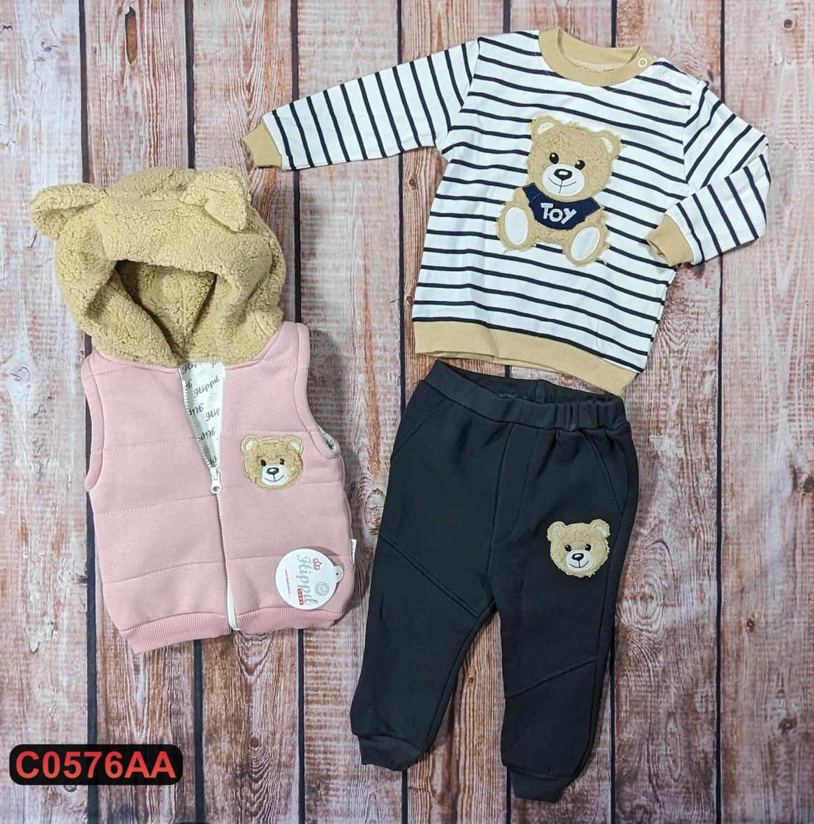 Trodelni komplet sa prslukom – pantalone postavljene (68-86)